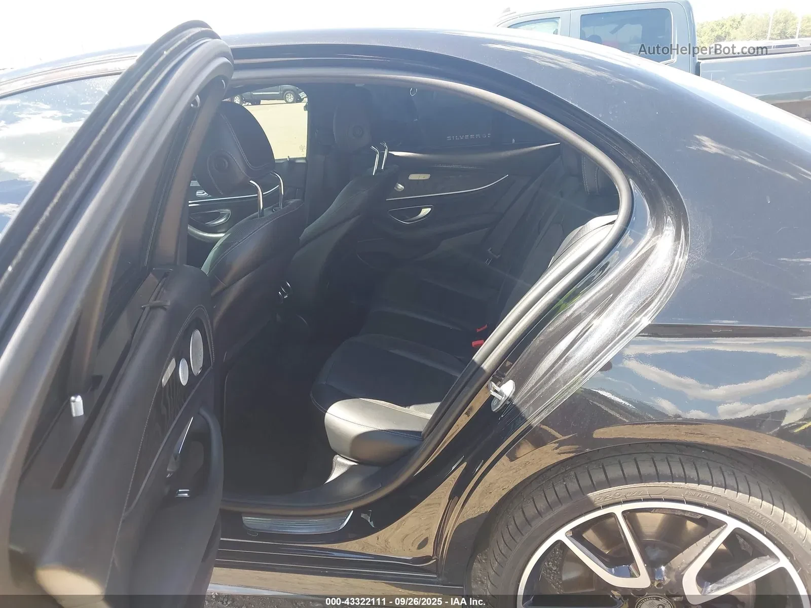 Mercedes-Benz E 43 AMG AMG* BURMESTER* 4MATIC - изображение 9