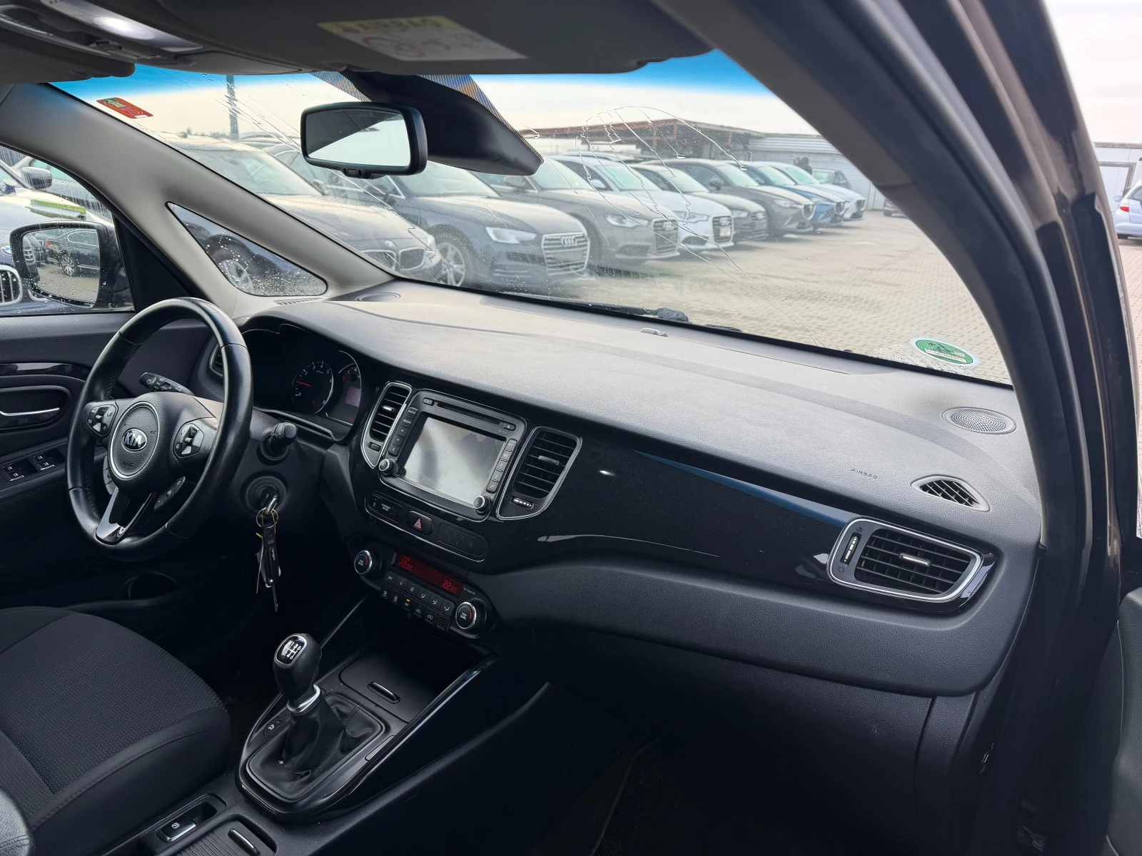 Kia Carens 1.6i NAVI/PANORAMA/KAMERA 6+ 1 EURO 5 - изображение 10