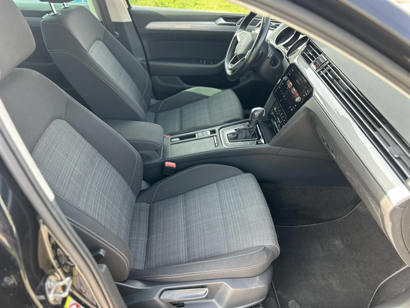 VW Passat, снимка 13 - Автомобили и джипове - 54217108