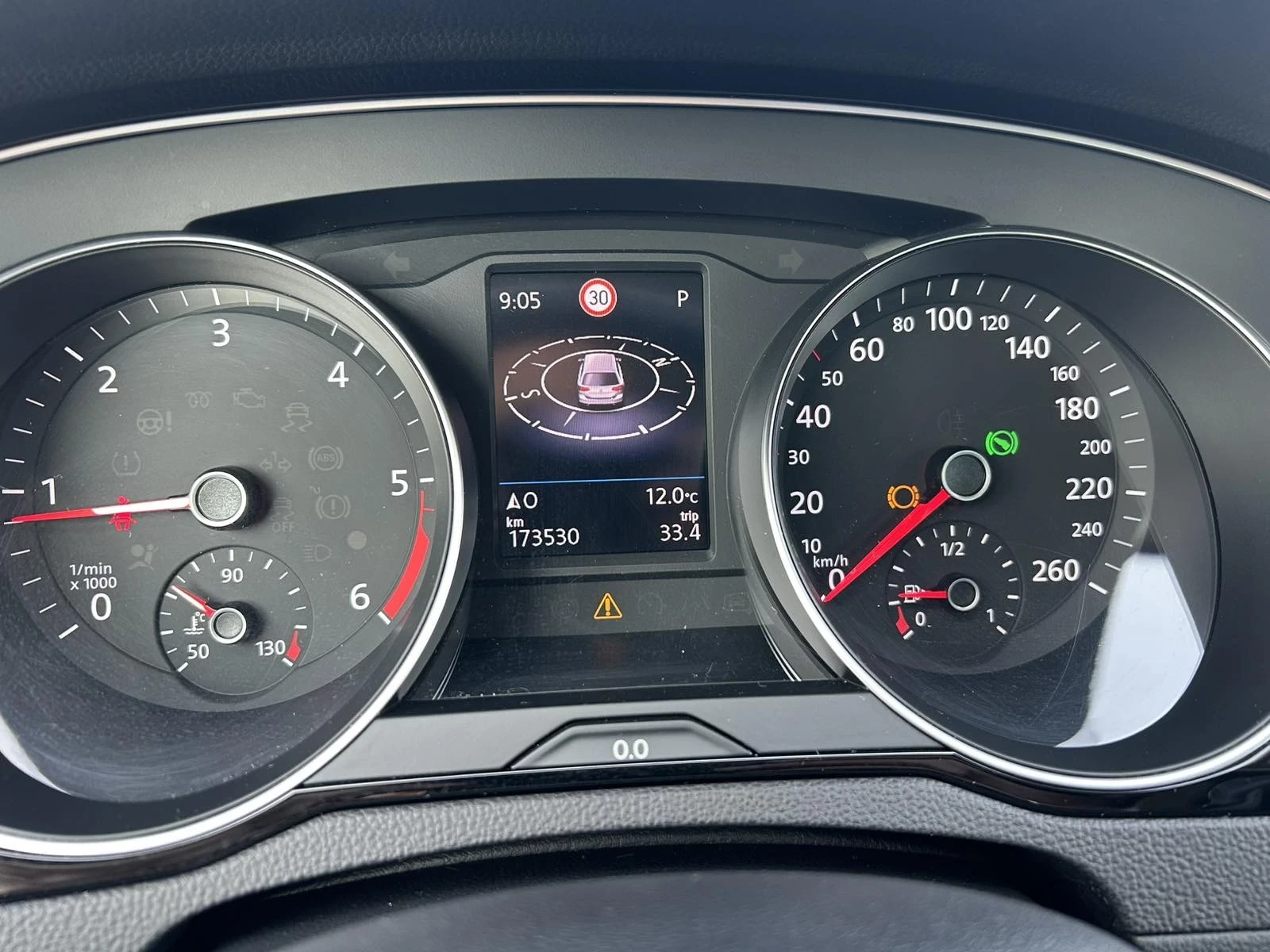 VW Passat, снимка 12 - Автомобили и джипове - 54217108