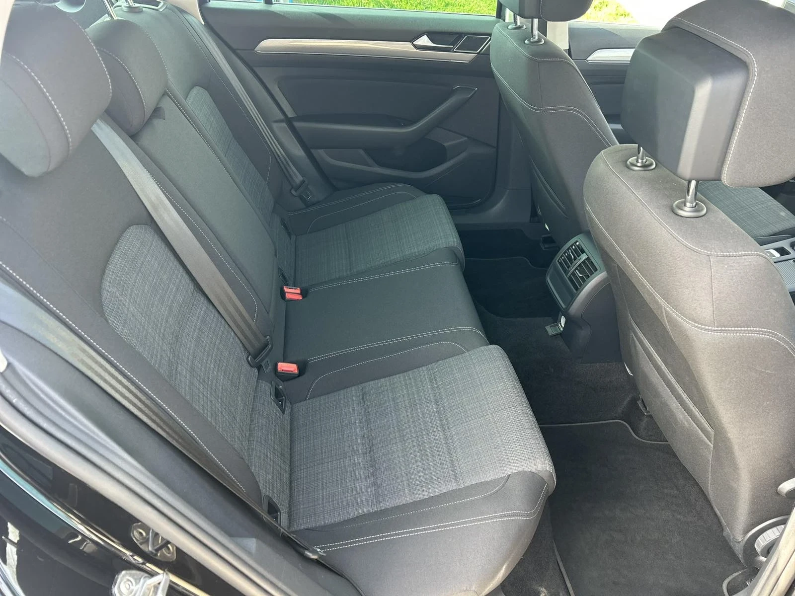 VW Passat, снимка 15 - Автомобили и джипове - 54217108