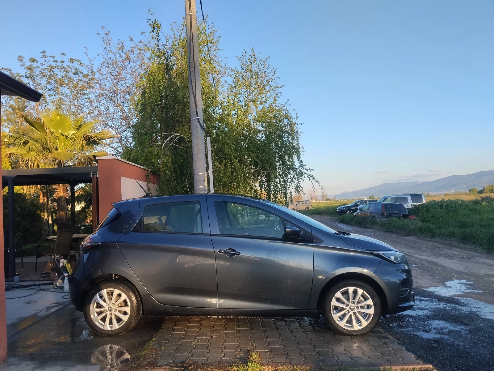 Renault Zoe, снимка 4 - Автомобили и джипове - 54397518