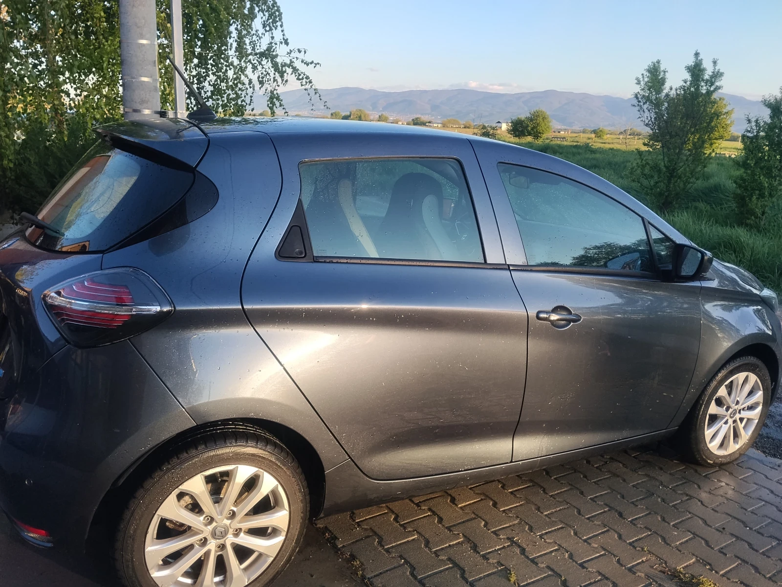 Renault Zoe, снимка 3 - Автомобили и джипове - 54397518