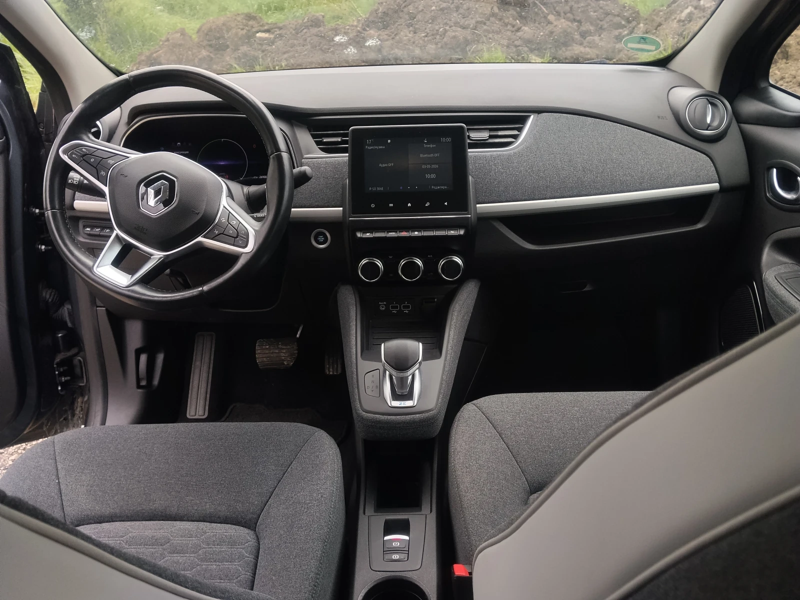 Renault Zoe, снимка 11 - Автомобили и джипове - 54397518
