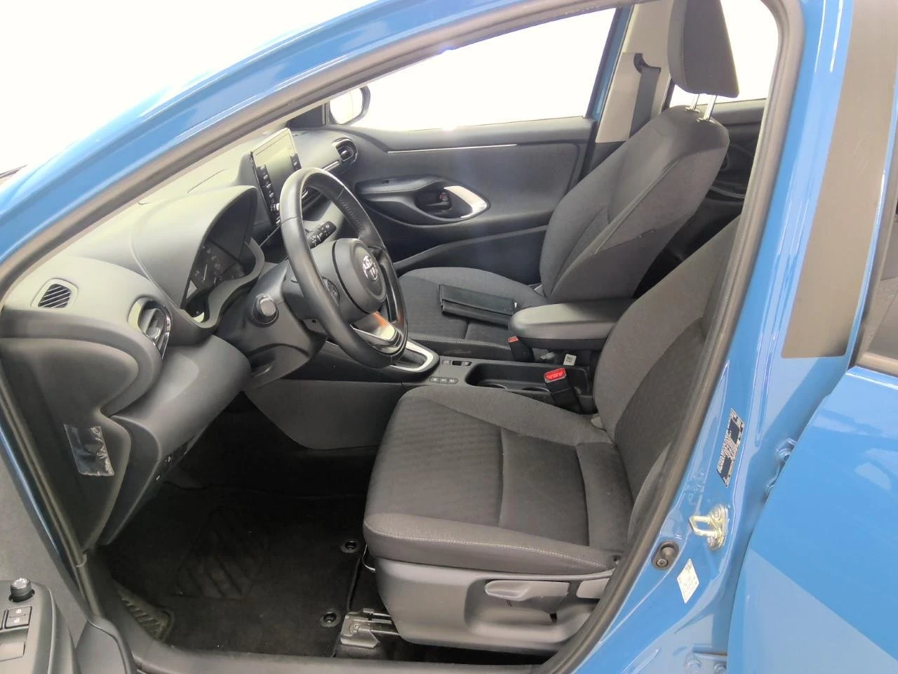 Toyota Yaris Hybrid // ����������� �� 2031� | Mobile.bg � ����������� 6