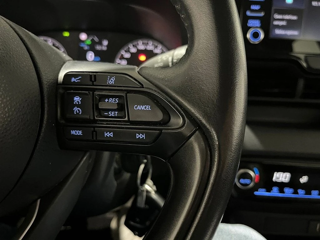 Toyota Yaris Hybrid // ����������� �� 2031� | Mobile.bg � ����������� 8