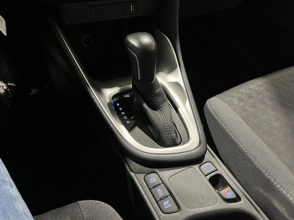 Toyota Yaris Hybrid // ����������� �� 2031� | Mobile.bg � ����������� 10