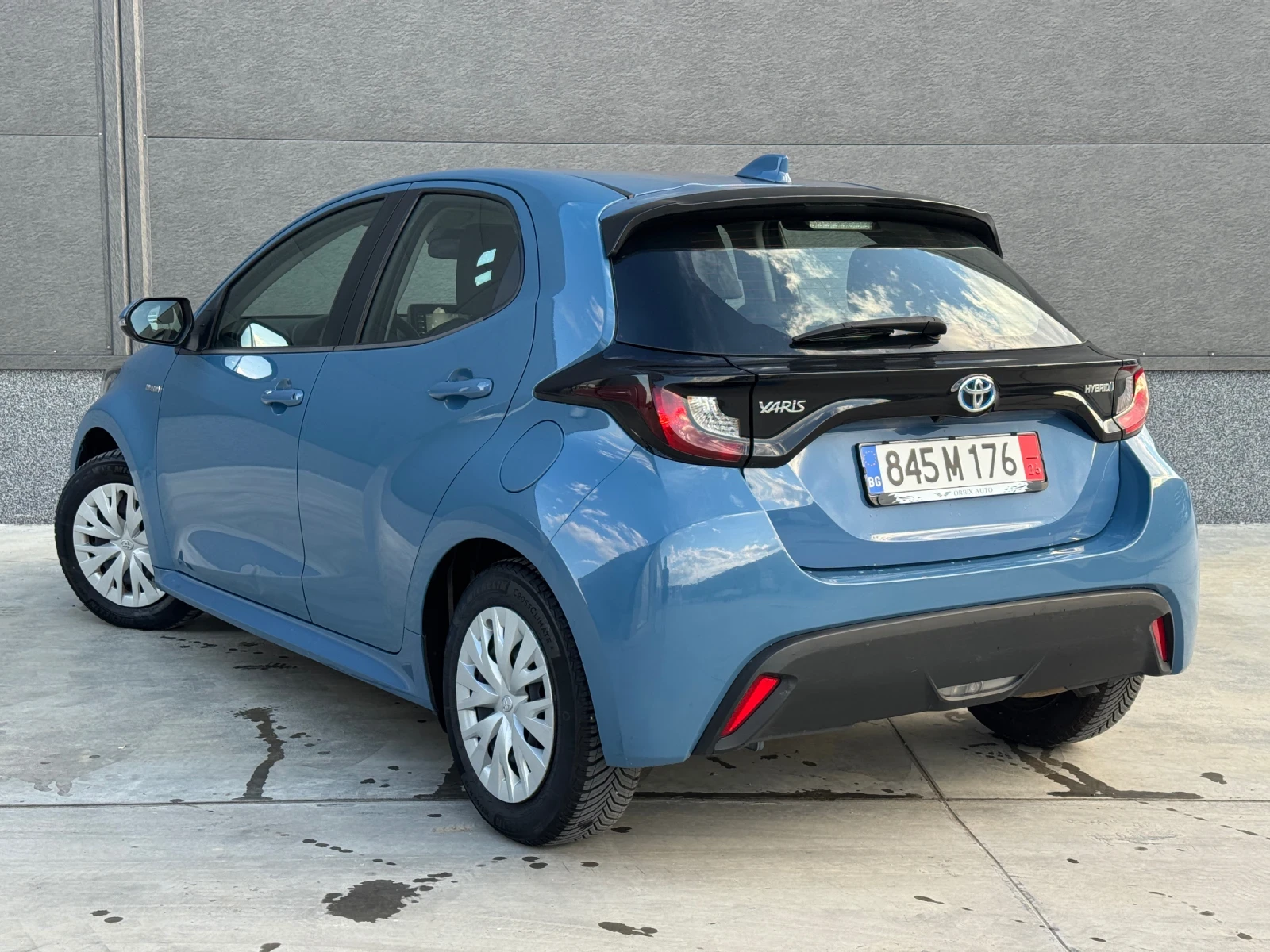 Toyota Yaris Hybrid // Гаранционна до 2031г, снимка 5 - Автомобили и джипове - 54496618