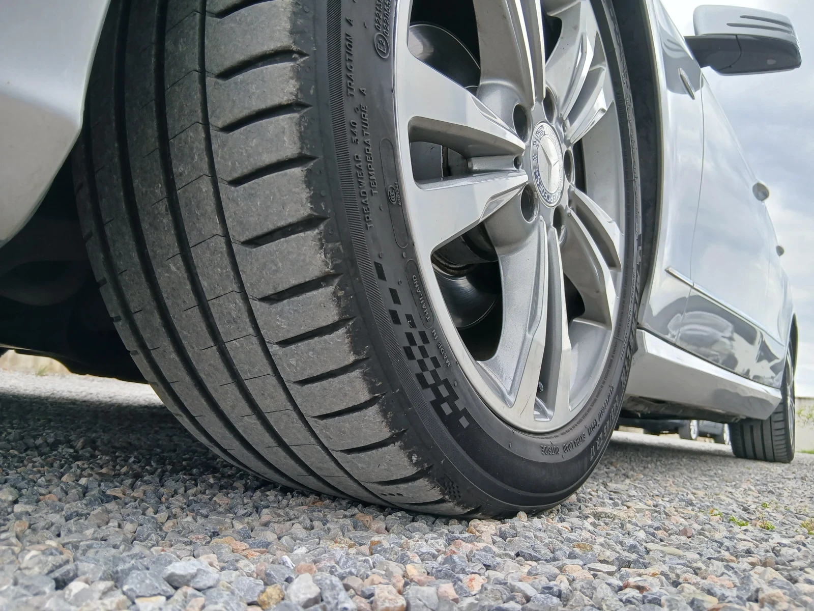 Mercedes-Benz E 220, снимка 15 - Автомобили и джипове - 55101755