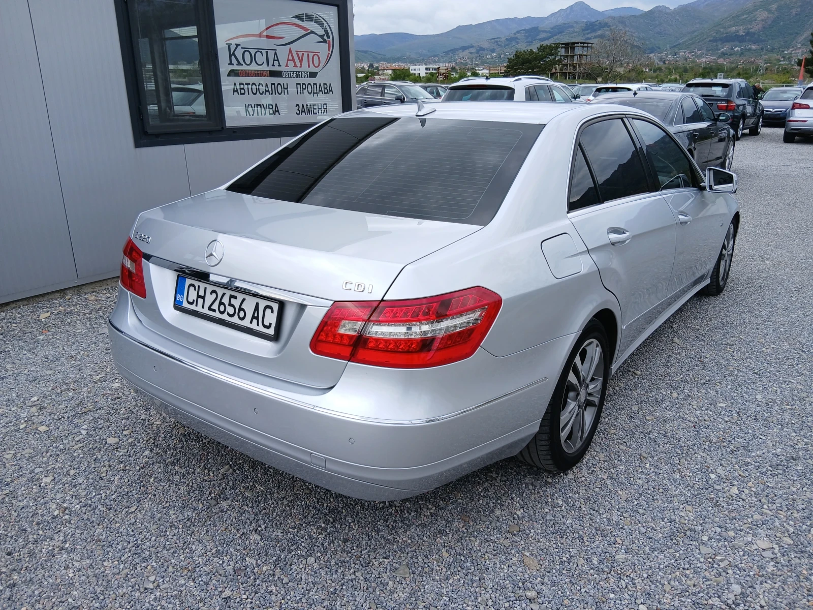Mercedes-Benz E 220, снимка 4 - Автомобили и джипове - 55101755