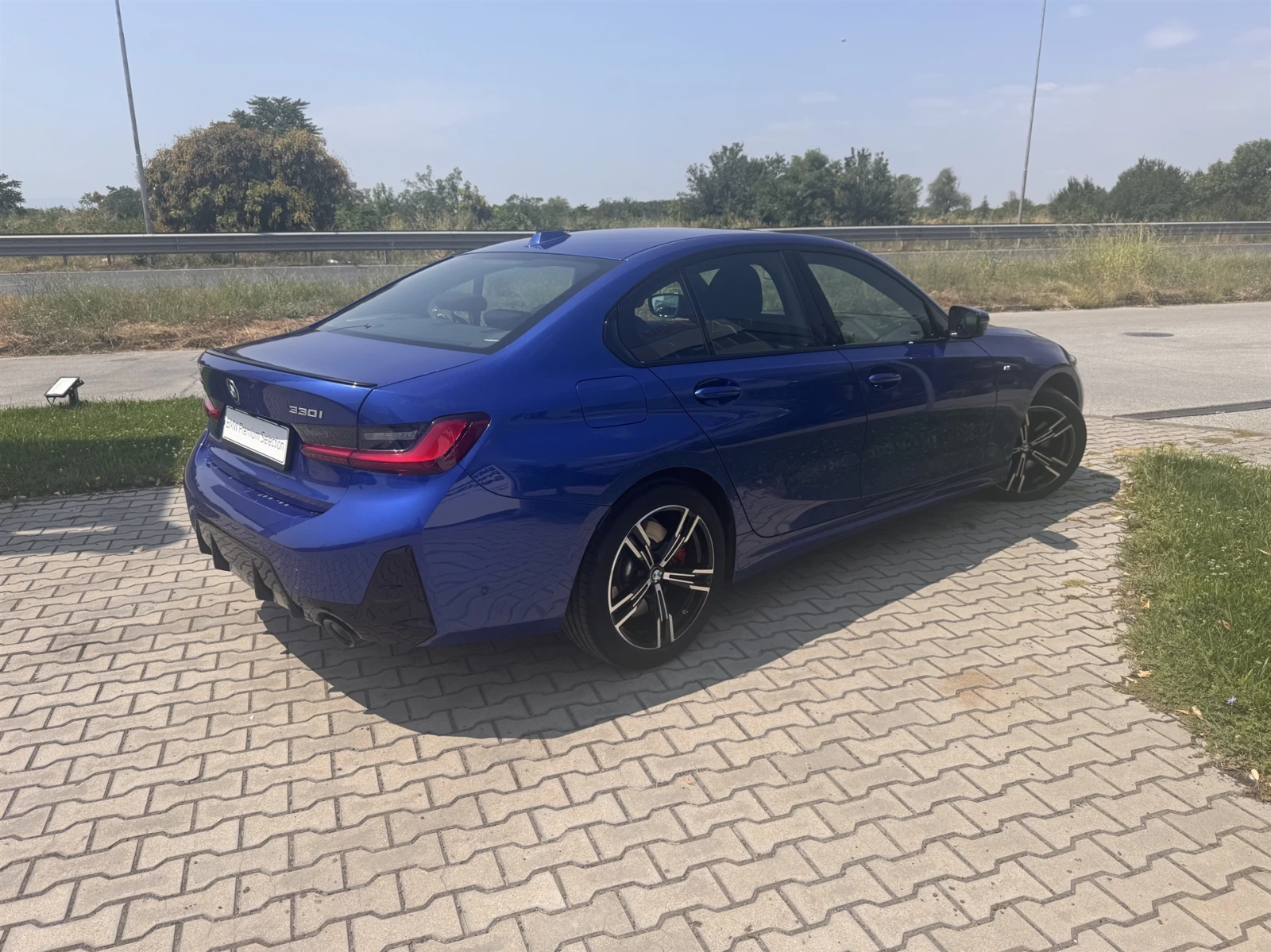 BMW 330 xDrive Sedan (MX), снимка 2 - Автомобили и джипове - 55385553