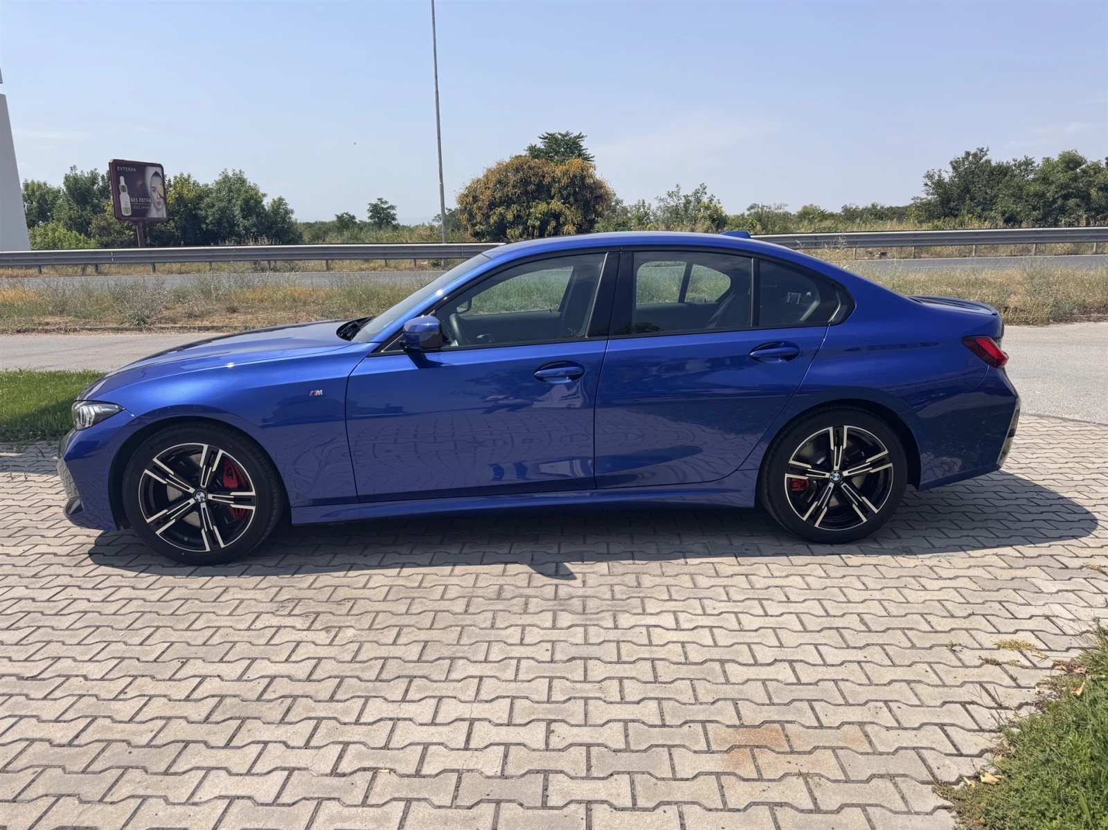 BMW 330 xDrive Sedan (MX), снимка 3 - Автомобили и джипове - 55385553