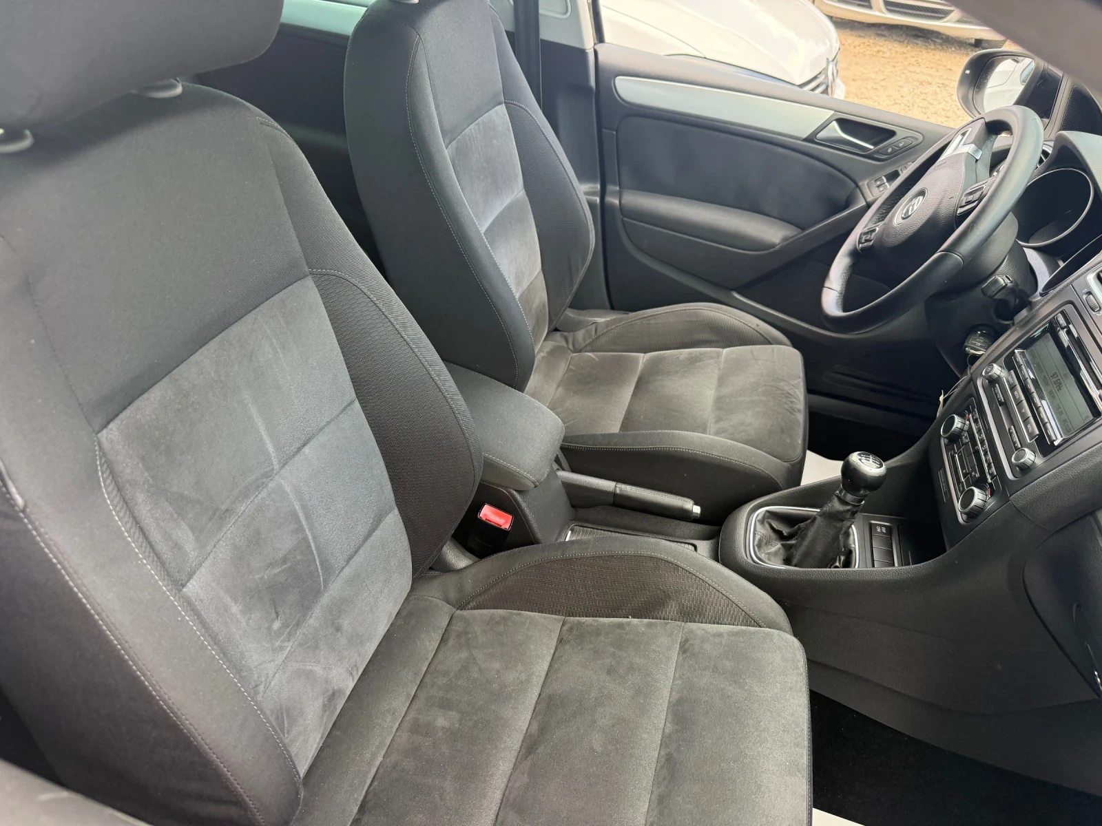 VW Golf 2.0TDI-140к -4х4, снимка 10 - Автомобили и джипове - 55435139