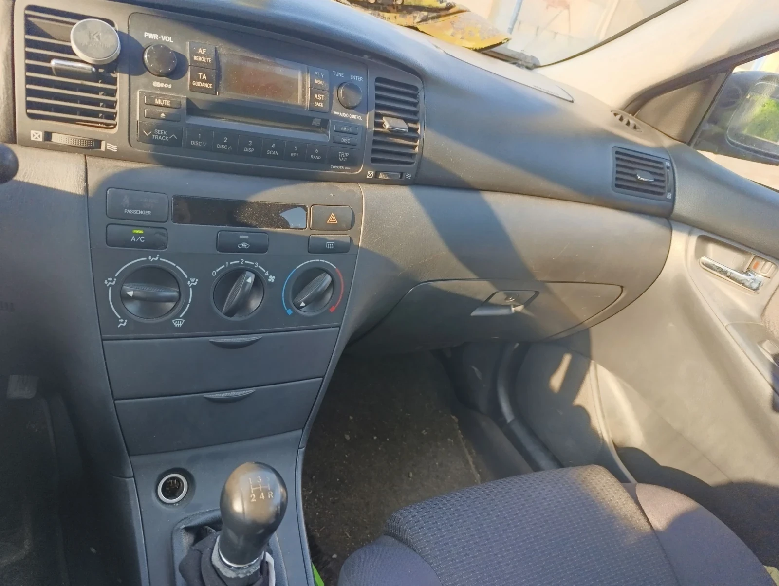 Toyota Corolla D4D, снимка 7 - Автомобили и джипове - 55444940