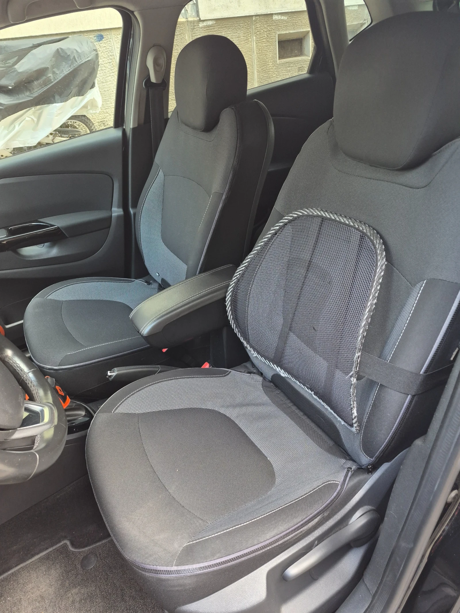 Renault Captur 1.2 ТСе, снимка 13 - Автомобили и джипове - 55832058