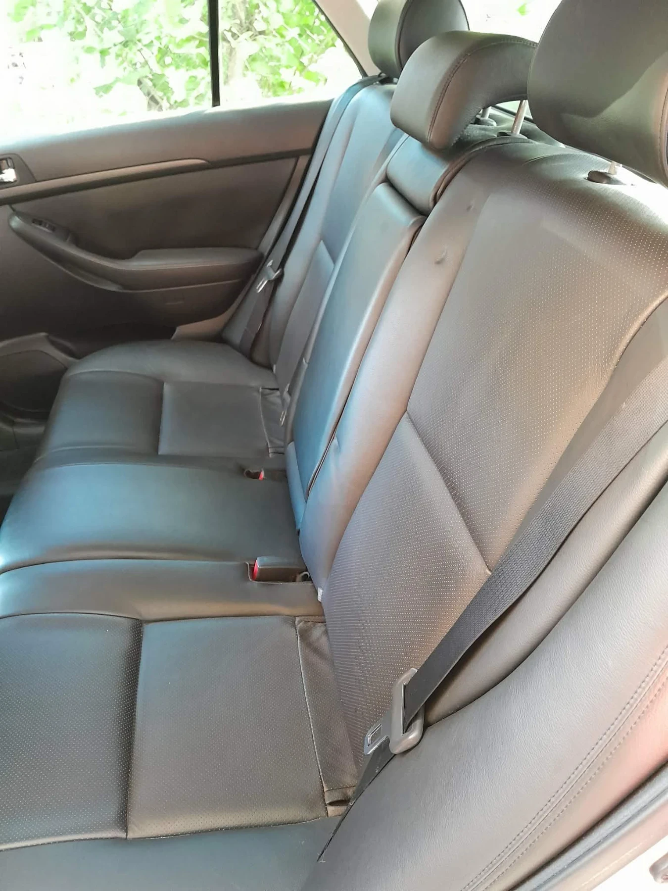 Toyota Avensis, снимка 10 - Автомобили и джипове - 55851841