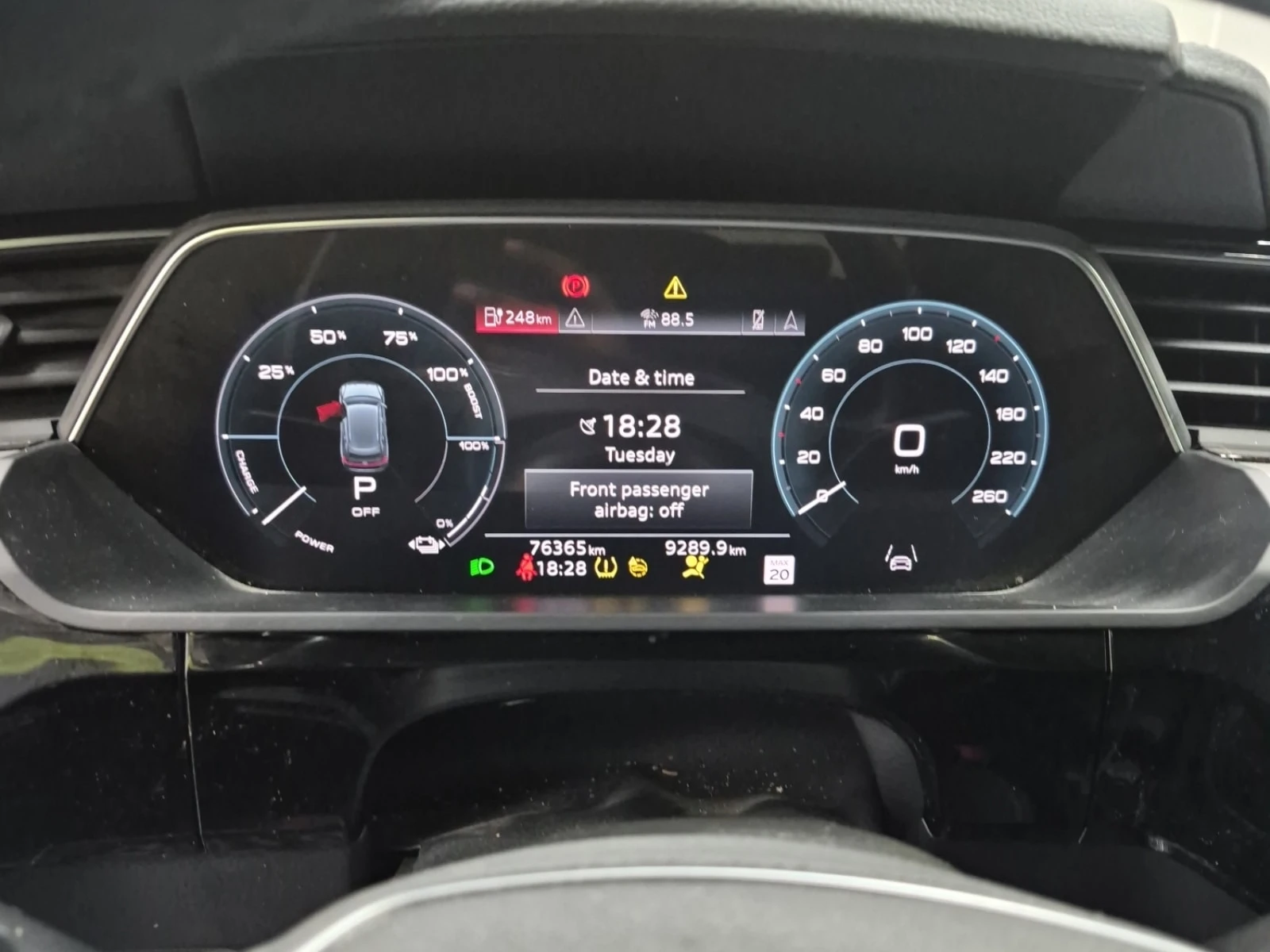 Audi E-Tron * PROGRESSIV * CARFAX * БЕЗ ПЪРВОНАЧАЛНА ВНОСКА, снимка 9 - Автомобили и джипове - 56096067