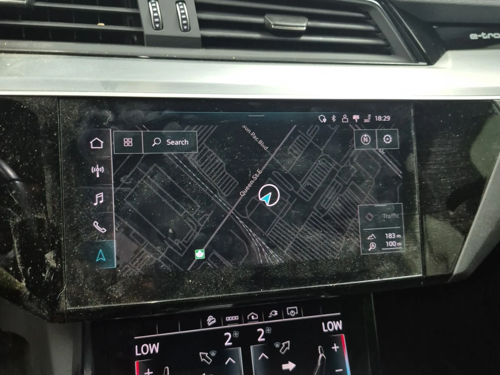 Audi E-Tron * PROGRESSIV * CARFAX * БЕЗ ПЪРВОНАЧАЛНА ВНОСКА, снимка 11 - Автомобили и джипове - 56096067