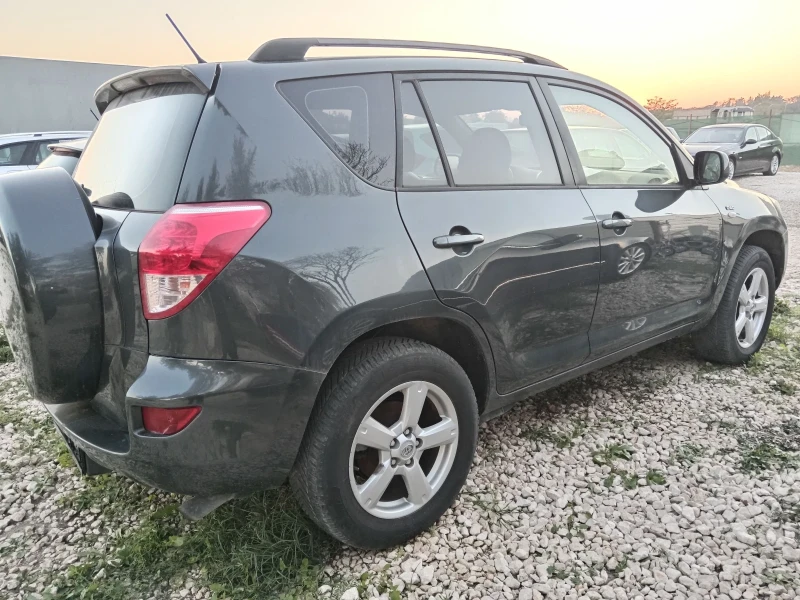 Toyota Rav4 2.2-D4D 136К.С., снимка 4 - Автомобили и джипове - 47674700