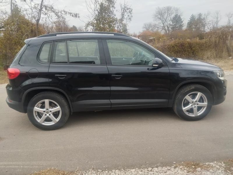 VW Tiguan 2.0tdi  Bluemotion , снимка 7 - Автомобили и джипове - 48411015