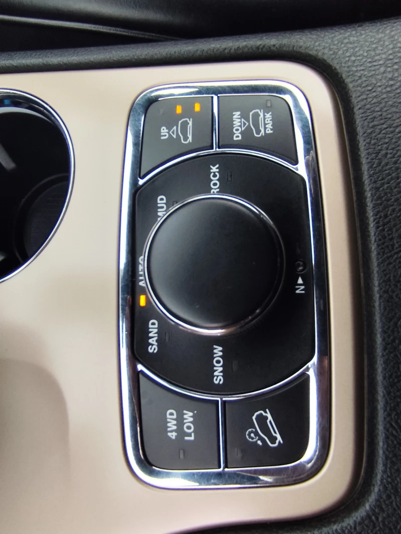 Jeep Grand cherokee 3.0D* 4X4* LED* АВТОМАТИК* FACE* КОЖА* , снимка 12 - Автомобили и джипове - 52890216