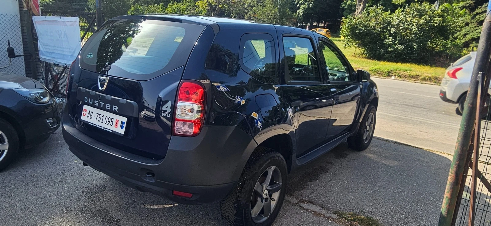 Dacia Duster 1, 6 4х4  - изображение 4