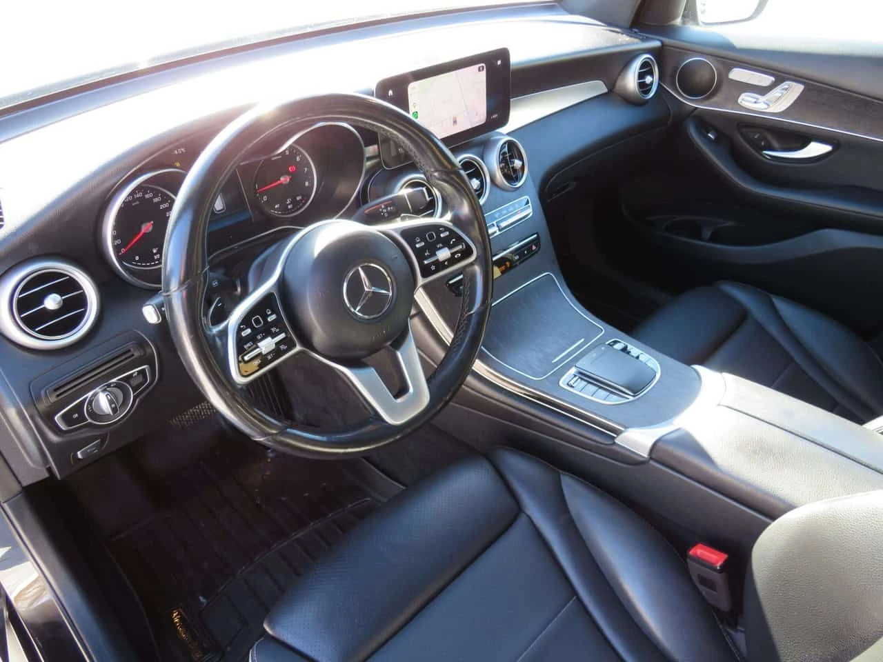 Mercedes-Benz GLC 4MATIC w/CarPlay Panoroof Navi Camera, снимка 10 - Автомобили и джипове - 54345783