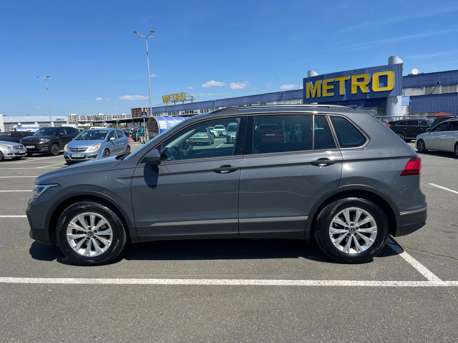 VW Tiguan, снимка 3 - Автомобили и джипове - 54722112