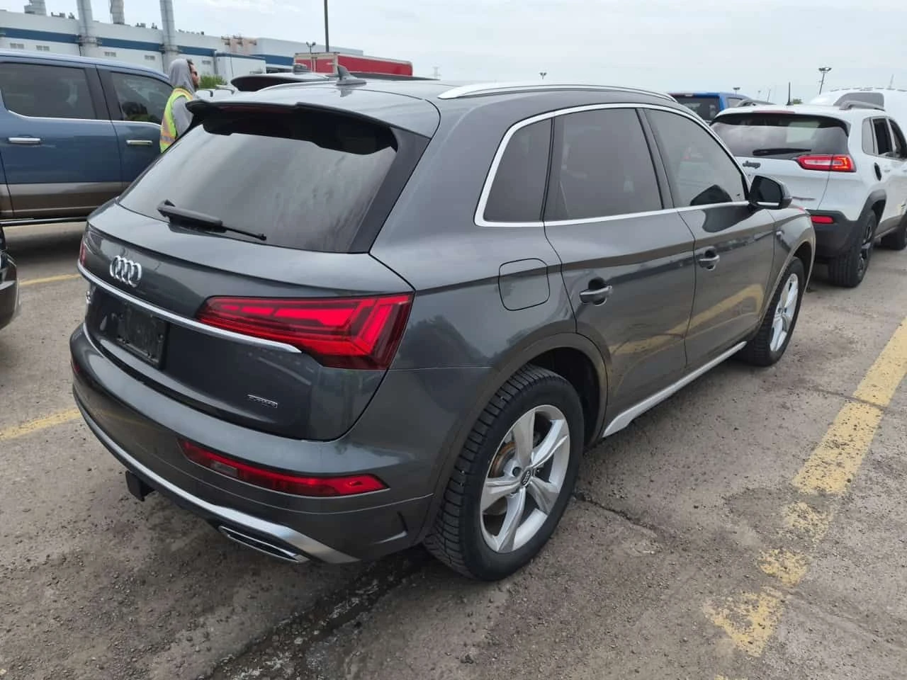 Audi Q5 Progressiv/CARFAX/Панo/360 кам/Дистроник/2 ключа, снимка 3 - Автомобили и джипове - 54748736