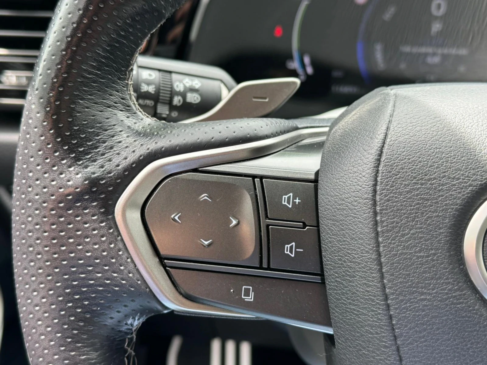 Lexus NX 450 Plug-in Hybrid 4x4 Full Extri , снимка 15 - Автомобили и джипове - 54947625