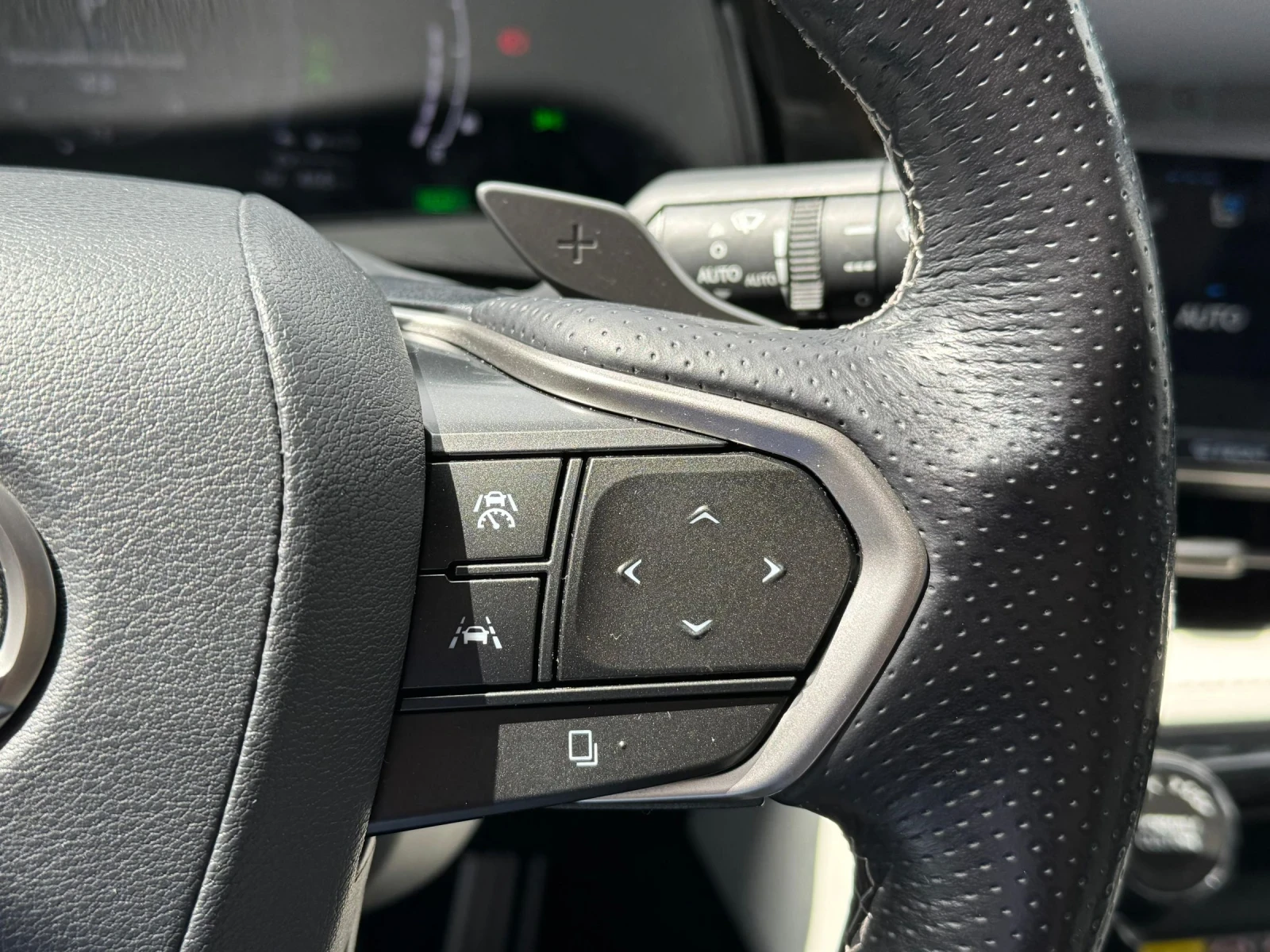 Lexus NX 450 Plug-in Hybrid 4x4 Full Extri , снимка 16 - Автомобили и джипове - 54947625