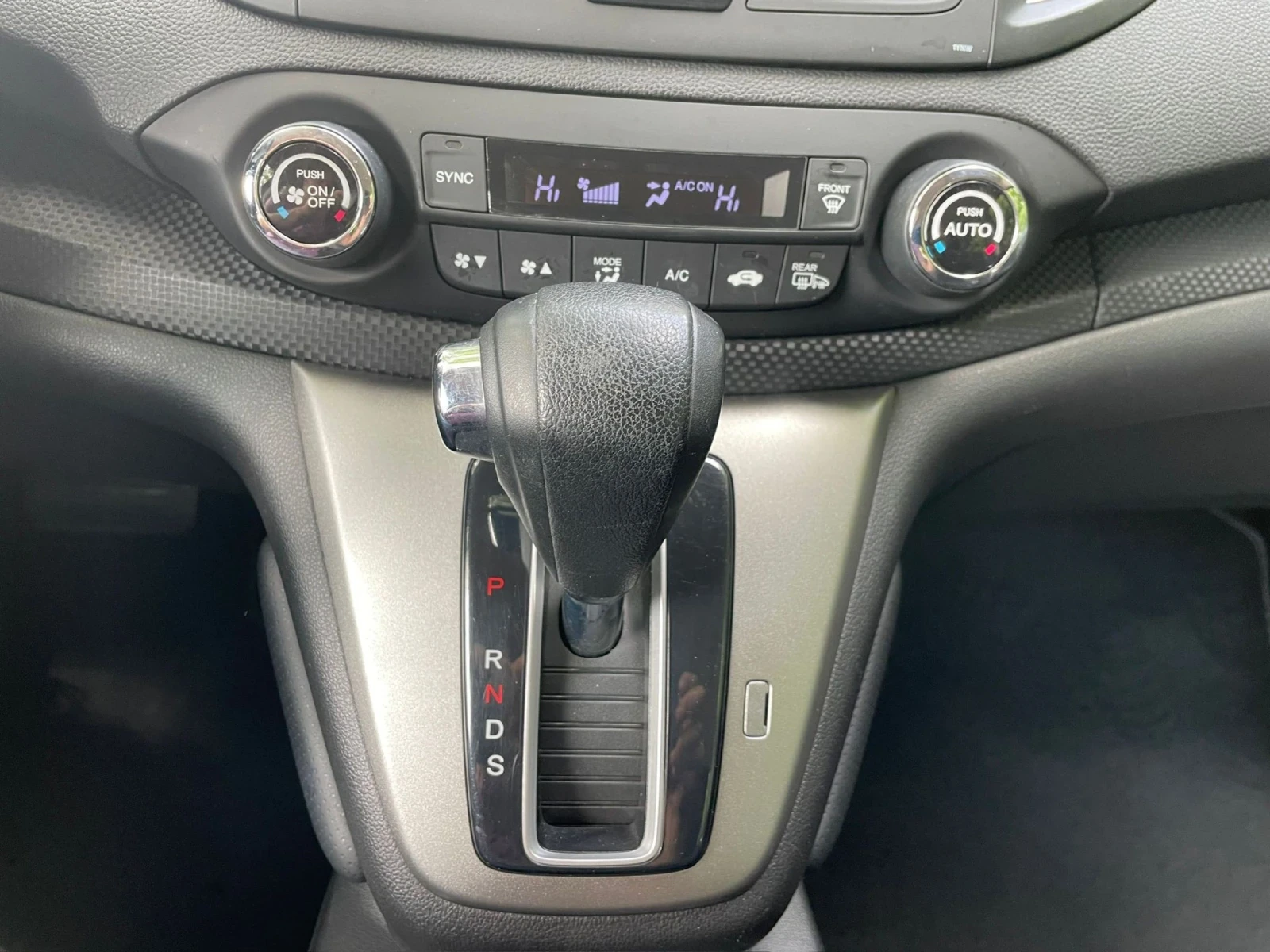 Honda Cr-v 2.0 I-vtec 155ks 4x4, снимка 7 - Автомобили и джипове - 54947625