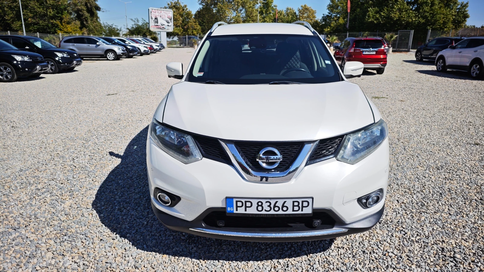 Nissan X-trail ТОП/ВСИЧКО ПЛАТЕНО/НАПЪЛНО ОБСЛУЖЕН/БЯЛА ПЕРЛА, снимка 3 - Автомобили и джипове - 56221693