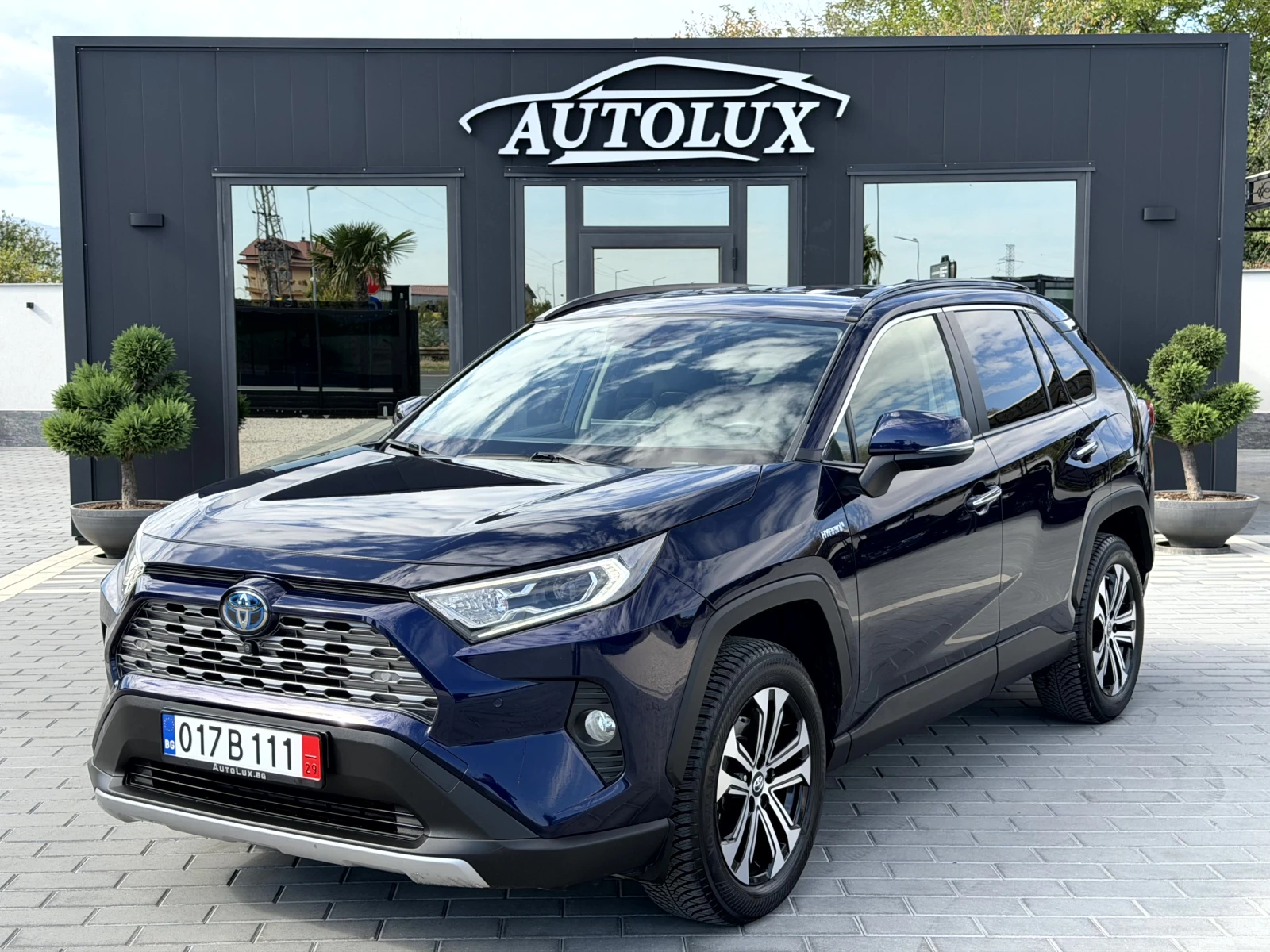 Toyota Rav4 В ГАРАНЦИЯ/ОБСЛУЖЕН 2.5HYBRID 360КАМЕРИ* DIS* JBL