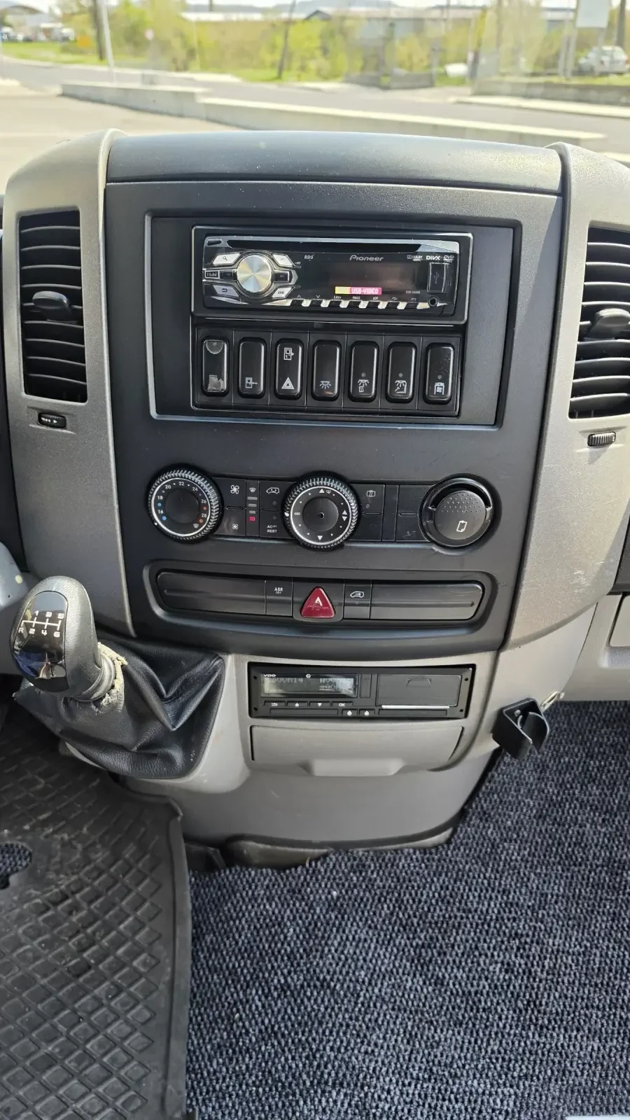 Mercedes-Benz Sprinter 518 Нов внос Стъклопакет 20 местен, снимка 14 - Бусове и автобуси - 54237416