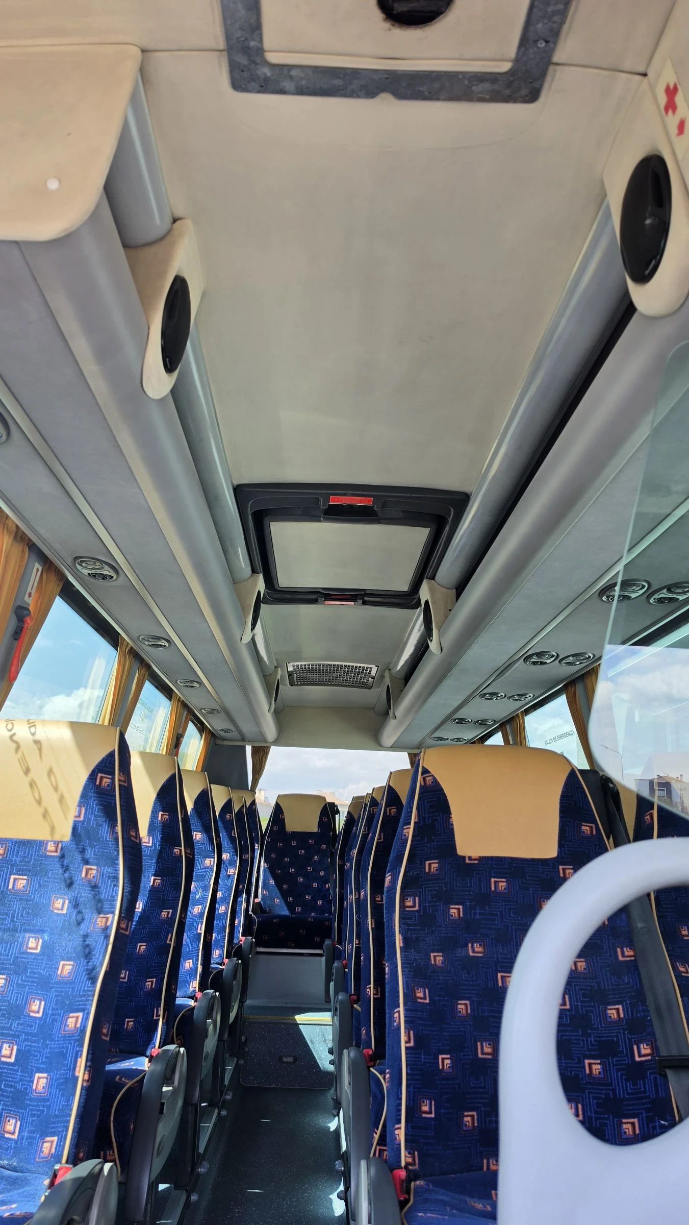 Mercedes-Benz Sprinter 518 Нов внос Стъклопакет 20 местен, снимка 9 - Бусове и автобуси - 54237416