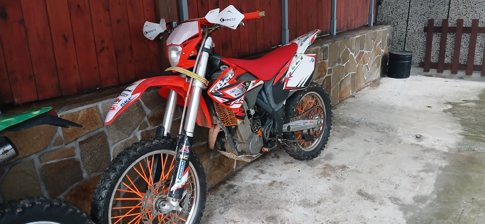 Beta Rr | Mobile.bg � ����������� 1