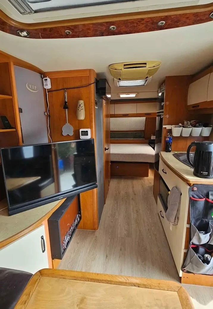 Каравана Caravelair 595 Elegante, снимка 7 - Каравани и кемпери - 54803419