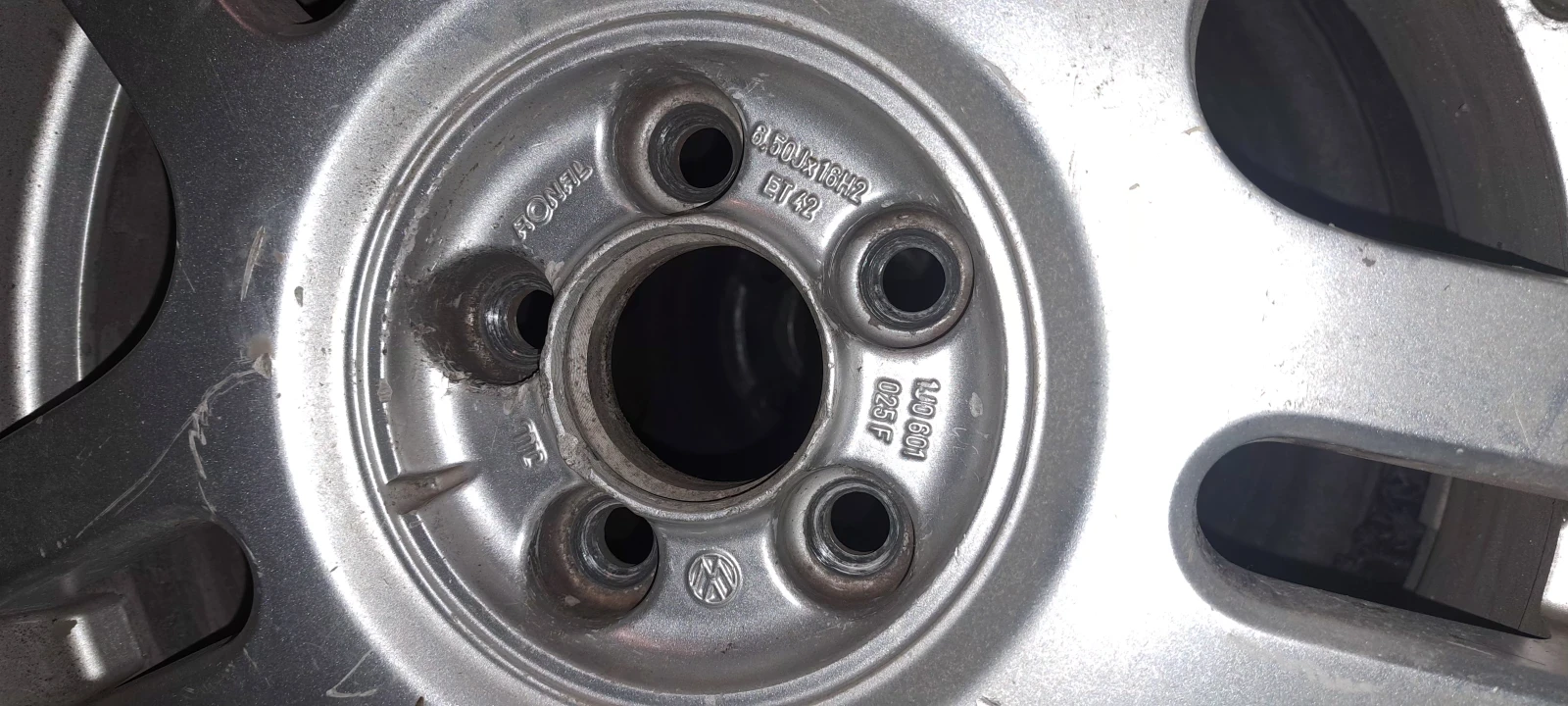 Гуми Зимни 205/55R16, снимка 6 - Гуми и джанти - 56184277