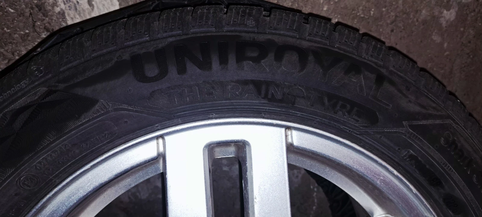 Гуми Зимни 205/55R16, снимка 2 - Гуми и джанти - 56184277