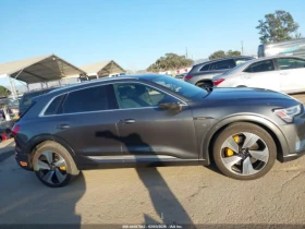 Audi E-Tron Premium Plus, снимка 7