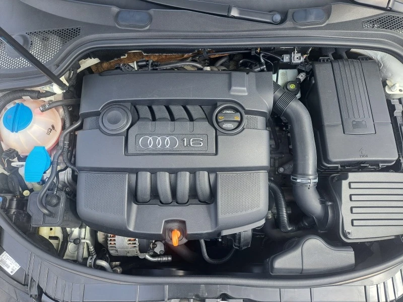 Audi A3 1.6i 102к.с. АВТОМАТ , снимка 17 - Автомобили и джипове - 45623887