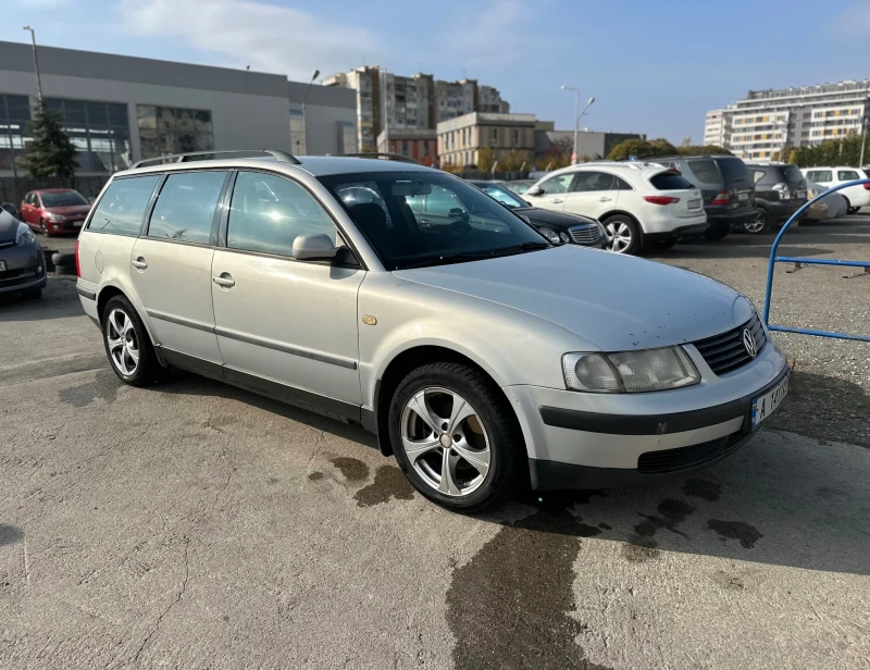 VW Passat, снимка 2 - Автомобили и джипове - 47902333