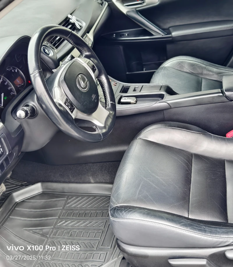 Lexus CT 200h 1.8HSD Swiss Auto., снимка 10 - Автомобили и джипове - 49662493