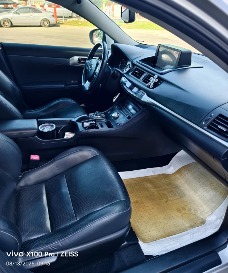 Lexus CT 200h 1.8HSD Swiss Auto., снимка 17 - Автомобили и джипове - 49662493
