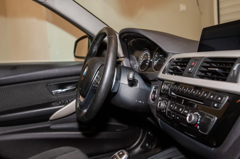 BMW 320 F30 | FACELIFT, снимка 9 - Автомобили и джипове - 50490640