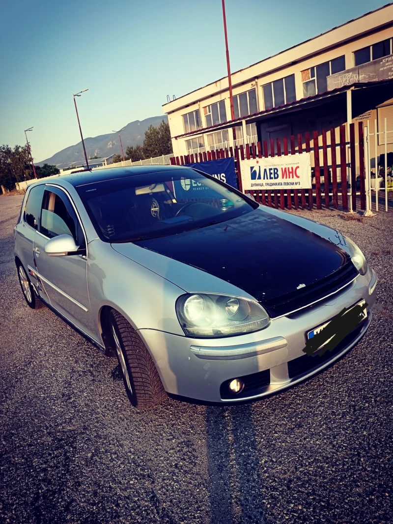 VW Golf 5, снимка 8 - Автомобили и джипове - 51009127