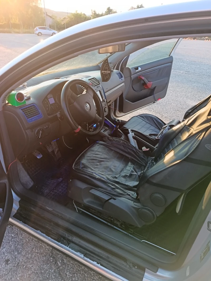 VW Golf 5, снимка 10 - Автомобили и джипове - 51009127