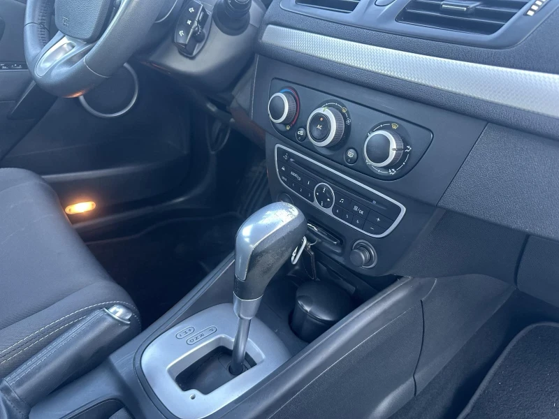 Renault Megane 1.5/DCI ИТАЛИЯ, снимка 12 - Автомобили и джипове - 52630595