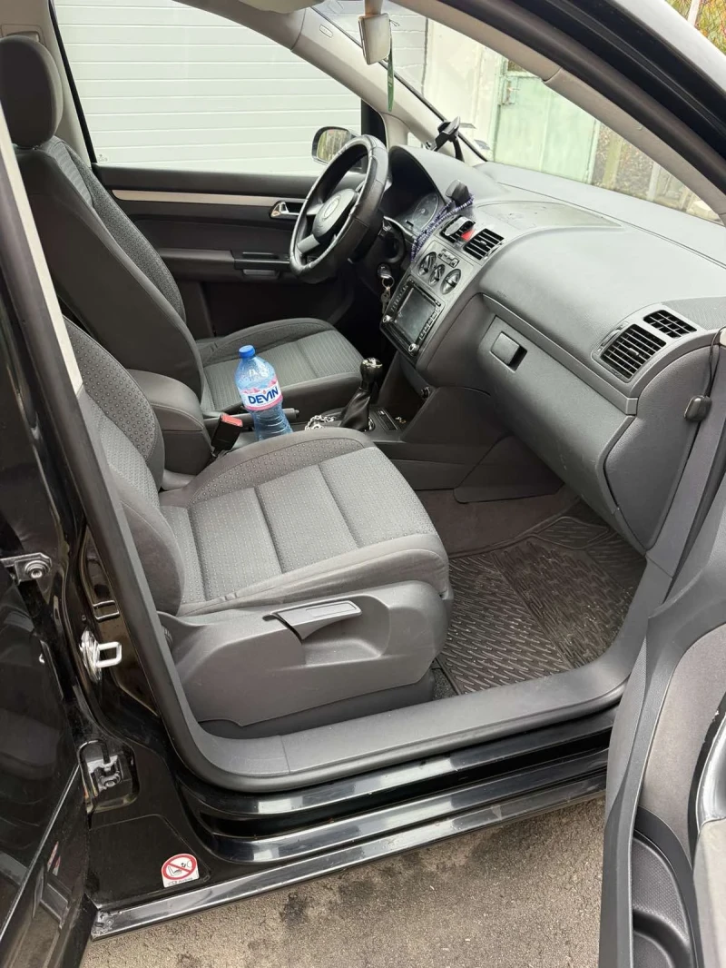 VW Touran, снимка 3 - Автомобили и джипове - 52362819